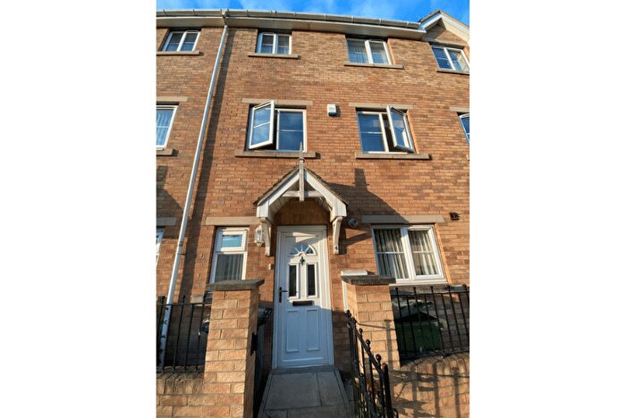 4 Bedroom Terraced House For Sale In Watson Street, Gateshead, NE8