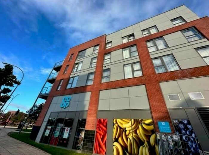 2 Bedroom Flat To Rent In High Street, Upton, Northampton, NN5