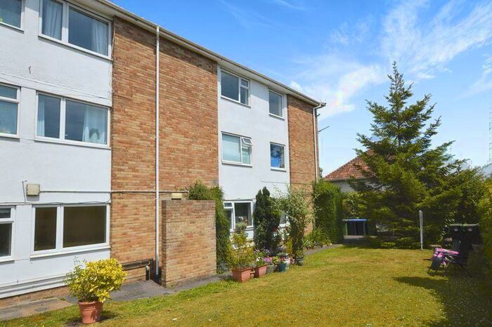 3 Bedroom Apartment To Rent In Fair View Road, Salisbury, SP1