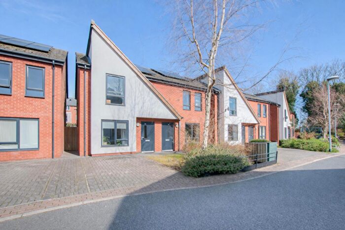 2 Bedroom House For Sale In Albert Road, Alexandra Park, Nottingham, NG3