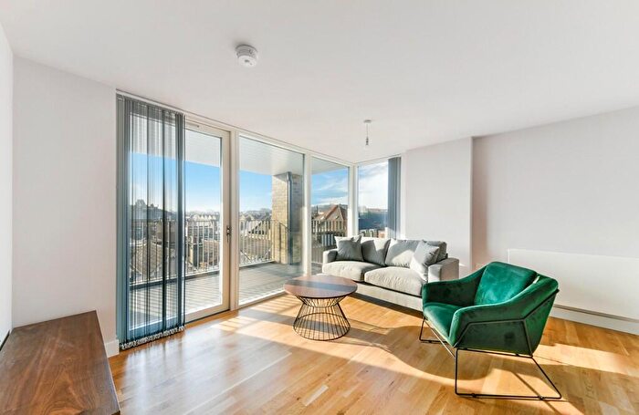 2 Bedroom Flat To Rent In The Oakwood, Colina Road, London, N15