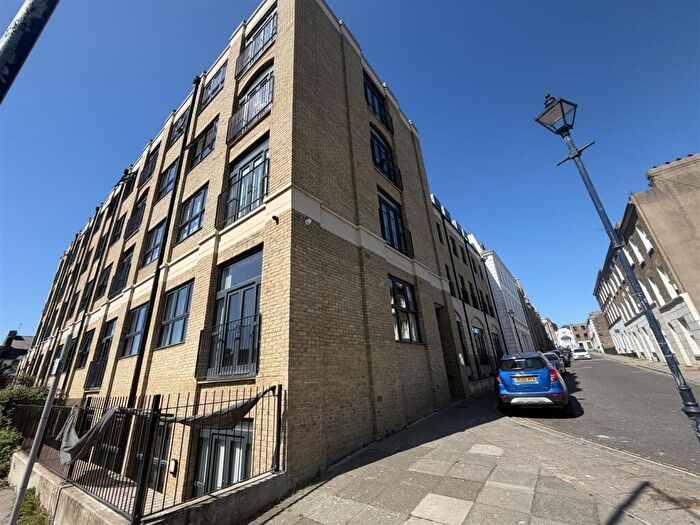 1 Bedroom Apartment For Sale In Queensbridge Drive, Ramsgate, CT11