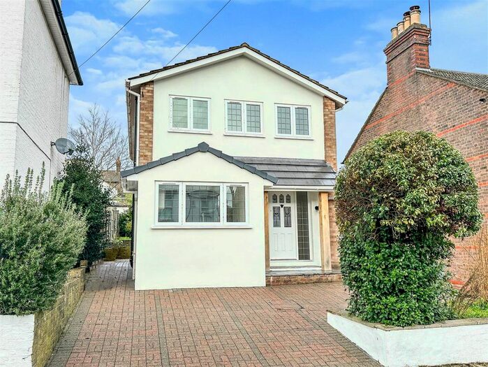 3 Bedroom Detached House To Rent In Horsecroft Road, Hemel Hempstead, HP1