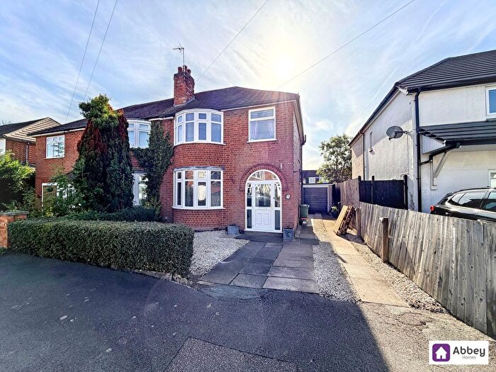 3 Bedroom Semi-Detached House For Sale In Kirloe Avenue, Leicester Forest East, LE3