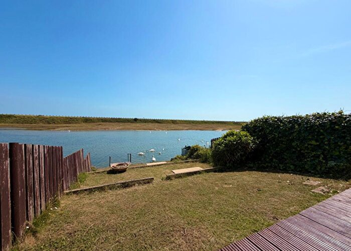 3 Bedroom Flat To Rent In Brighton Road, Lancing, BN15