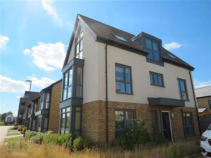 4 Bedroom House To Rent In Robinson Row, Oakgrove, Milton Keynes, MK10