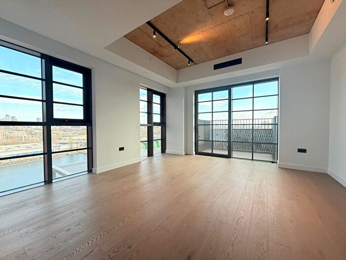 1 Bedroom Flat To Rent In Deal Porters Way, Canada Water, London, SE16