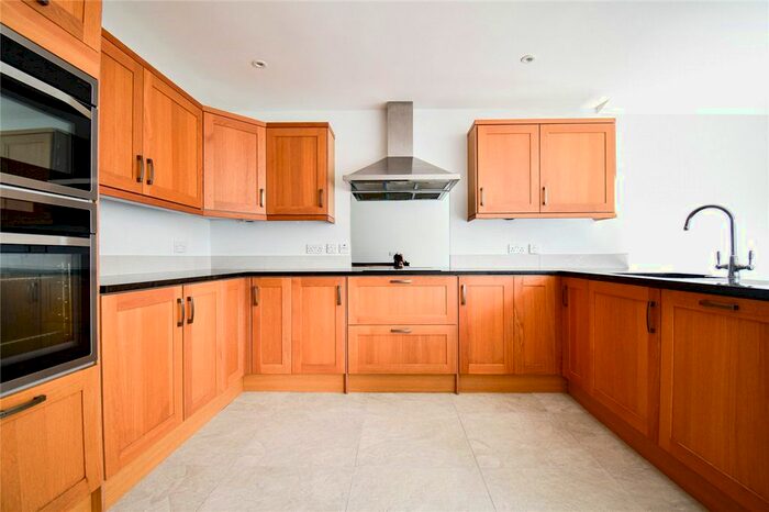 4 Bedroom Semi-Detached House To Rent In Cottenham Road, Histon, Cambridge, CB24