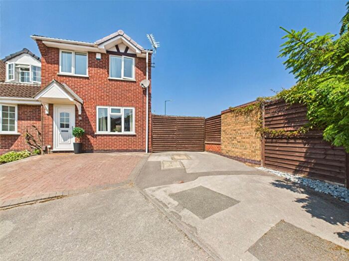 3 Bedroom Semi-Detached House To Rent In Wheat Close, Nottingham, Nottinghamshire, NG8