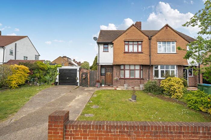 3 Bedroom Semi Detached House For Sale In Bexley Road, London, Greater London, SE9