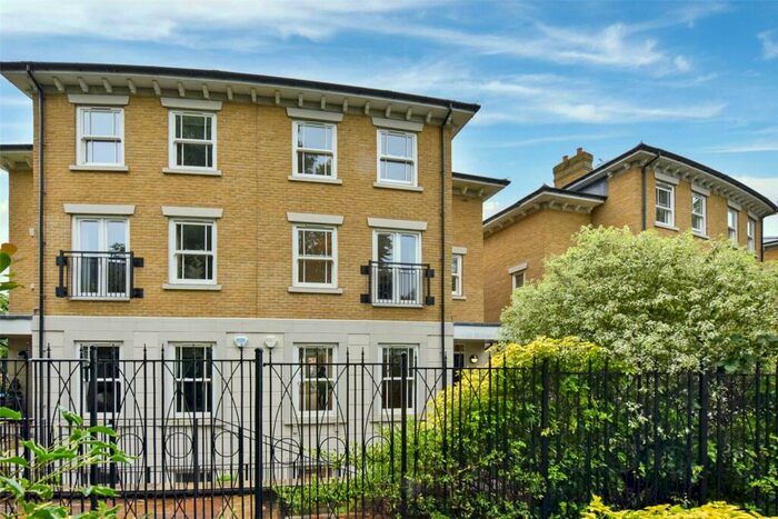 4 Bedroom Semi-Detached House To Rent In Claremont Road, Windsor, Berkshire, SL4