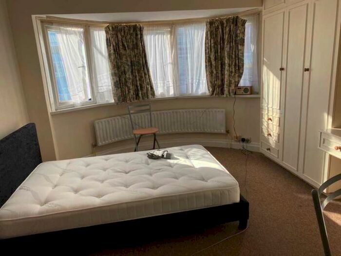 Flat To Rent In Third Avenue, Acton, W3