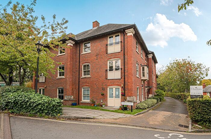 2 Bedroom Flat For Sale In Robins Court, Alresford, SO24