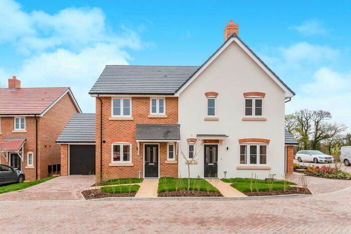 2 Bedroom Semi-Detached House To Rent In Northington Way, Hook RG27