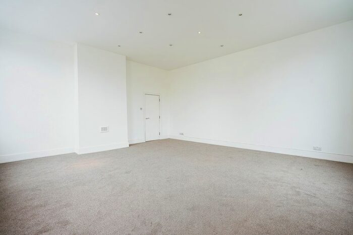 1 Bedroom Flat To Rent In Chestnut Grove, London, SW12