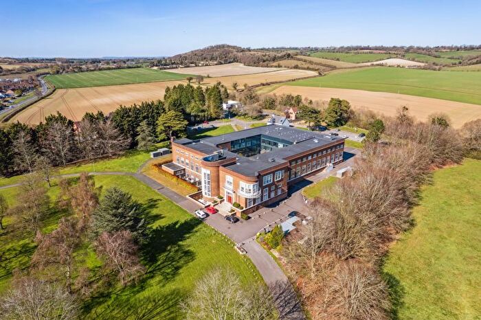 3 Bedroom Flat For Sale In Wycombe Road, Saunderton, High Wycombe, HP14