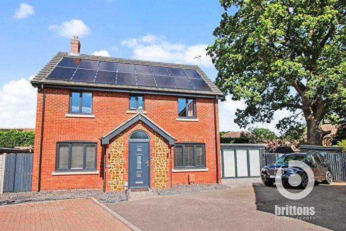 4 Bedroom Detached House For Sale In Deas Road, South Wootton, King's Lynn, PE30