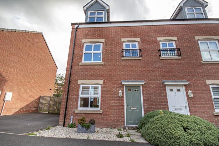 3 Bedroom Semi-Detached House To Rent In Bishops Park Road, Gateshead, Tyne And Wear, NE8