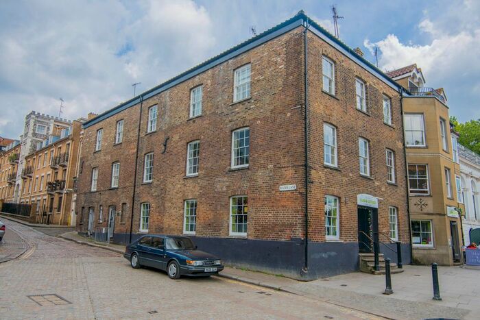 1 Bedroom Flat To Rent In Riverside House, Water Lane, Richmond, TW9