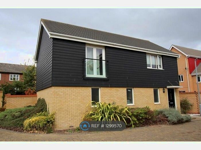 2 Bedroom Flat To Rent In Hera Close, Southend-On-Sea SS2