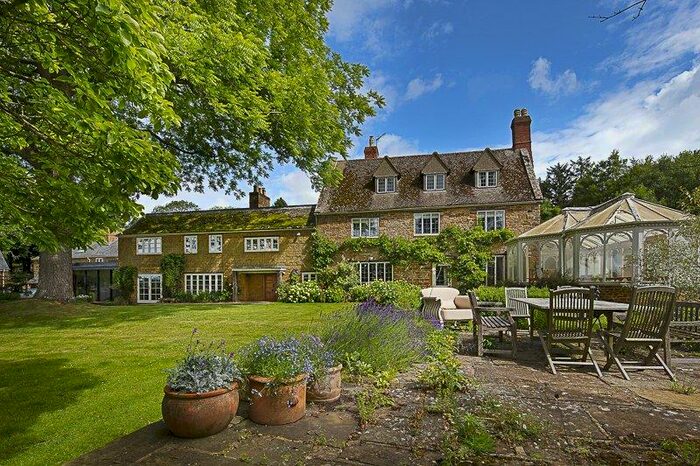 7 Bedroom House For Sale In Sibford Gower, Oxfordshire, OX15