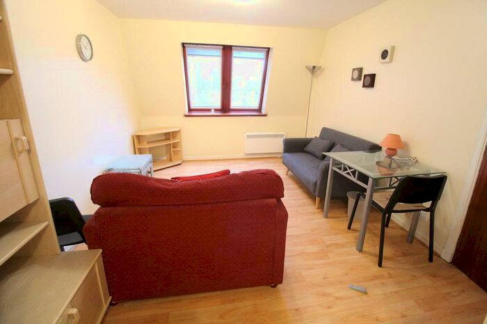 1 Bedroom Flat To Rent In Gordon Street, Top Floor, AB11