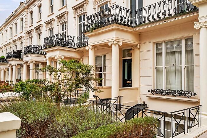 3 Bedroom Maisonette To Rent In Clarendon Gardens, Maida Vale, W9