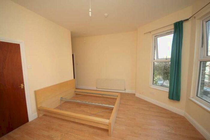 Flat To Rent In Bonham Road, Brixton, SW2