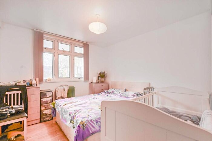 1 Bedroom Flat For Sale In Canary Wharf, Canary Wharf, London, E14