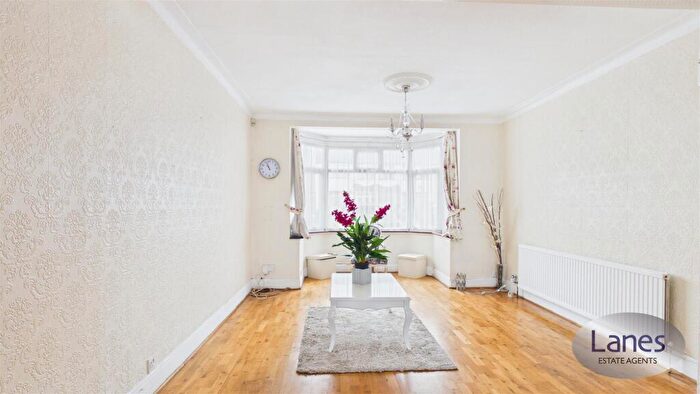 3 Bedroom Terraced House For Sale In Bury Street, London, N9
