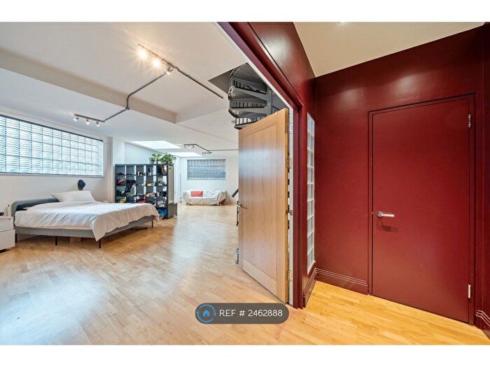 3 Bedroom Flat To Rent In Futura House, London, SE1