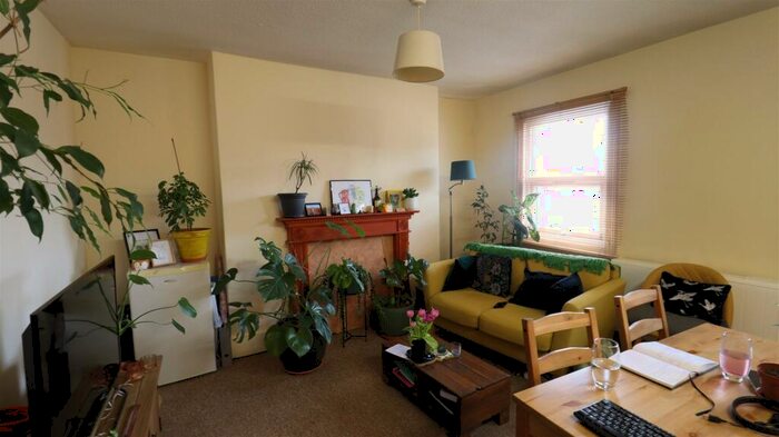1 Bedroom Flat To Rent In South Street, Reading, Berkshire, RG1