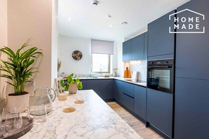 3 Bedroom Flat To Rent In Kangaroo Works, S1