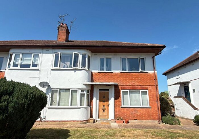 2 Bedroom Flat For Sale In Fulwood Gardens, Twickenham, Middlesex, TW1