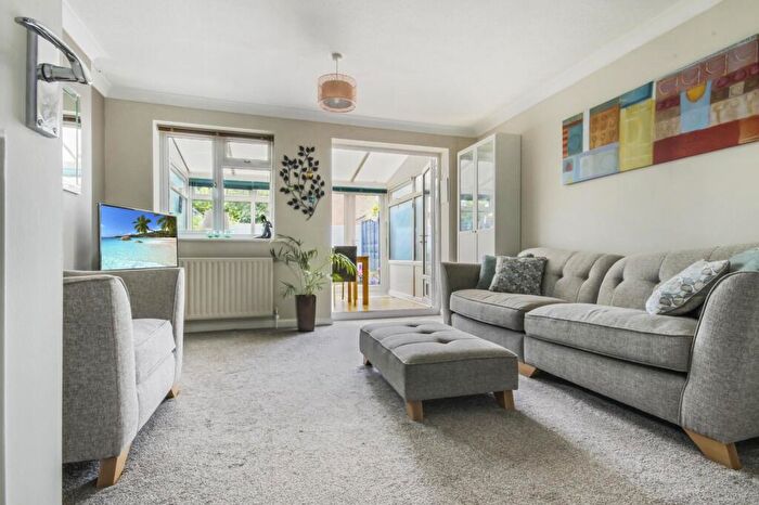 2 Bedroom Terraced House To Rent In Bedroom Terraced House In Tangmere, PO20