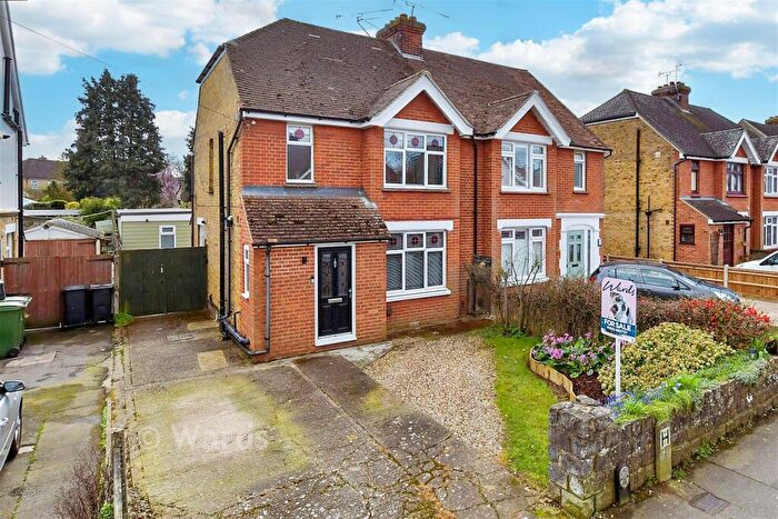 5 Bedroom Semi Detached House For Sale In Plains Avenue, Maidstone, Kent, ME15