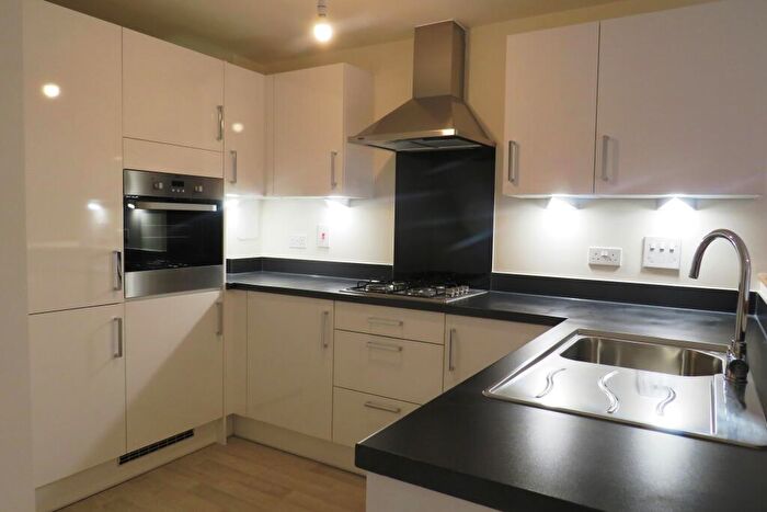 3 Bedroom Semi-Detached House To Rent In Penda Road, Buckingham, MK18