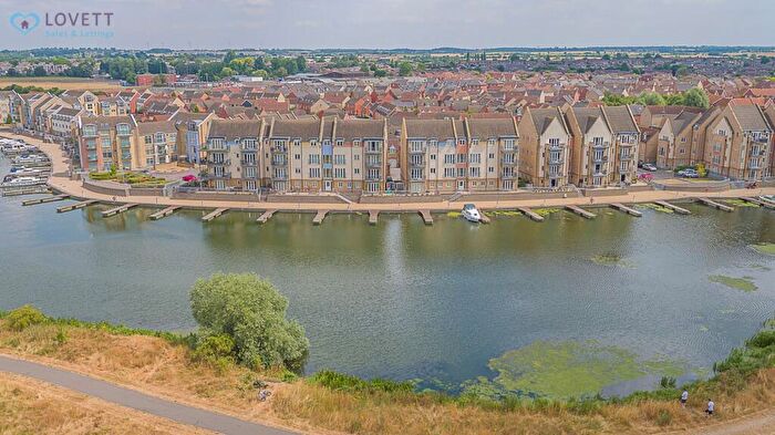 2 Bedroom Flat For Sale In Wren Walk, Eynesbury, PE19