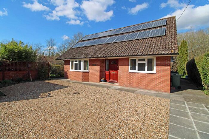 2 Bedroom Detached Bungalow To Rent In Sherden, Bridge Street, Overton, RG25