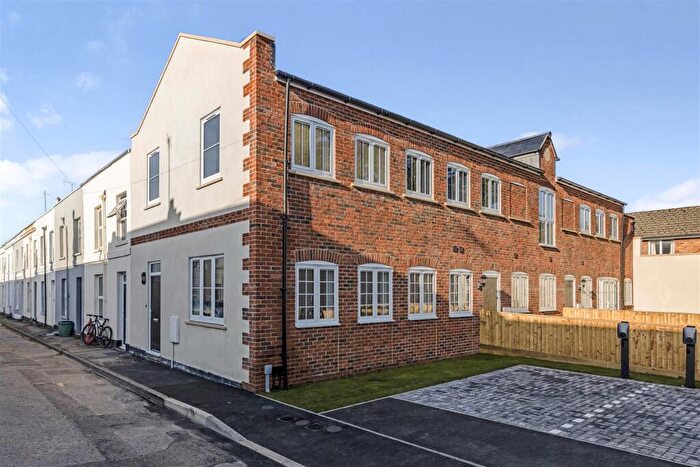 3 Bedroom End Of Terrace House For Sale In Keynsham Street, Cheltenham, GL52