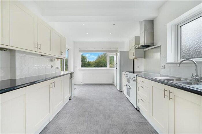 4 Bedroom Detached House To Rent In Talbot Crescent, Hendon, NW4