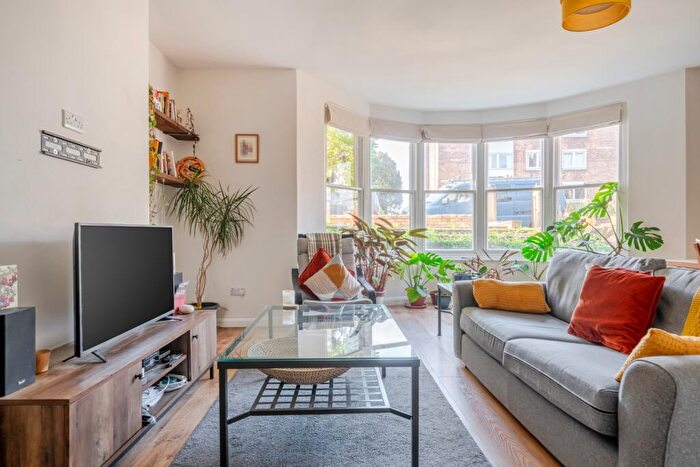 2 Bedroom Flat For Sale In Rockleaze Avenue, Bristol, BS9