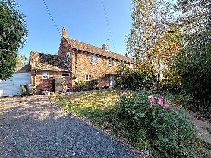3 Bedroom End Of Terrace House For Sale In Main Street, Muston, NG13