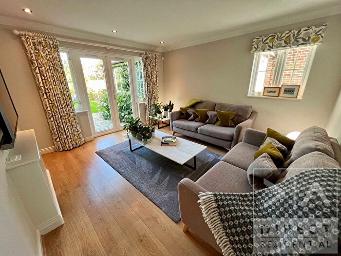 3 Bedroom Detached House To Rent In Gayton Close, Ashtead, KT21