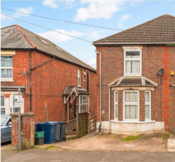 5 Bedroom Semi-Detached House To Rent In Roberts Road, High Wycombe, HP13