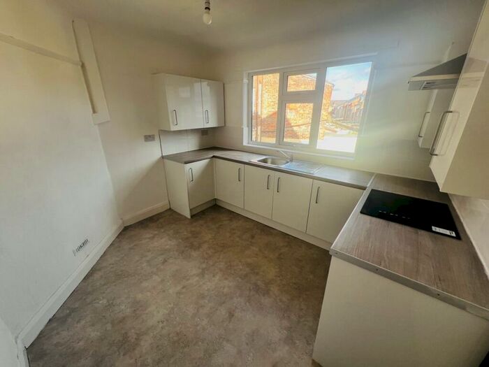3 Bedroom Flat To Rent In New Chester Road, Wirral, Merseyside, CH62