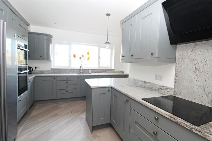 3 Bedroom Detached House For Sale In Salisbury Avenue, Broadstairs, CT10