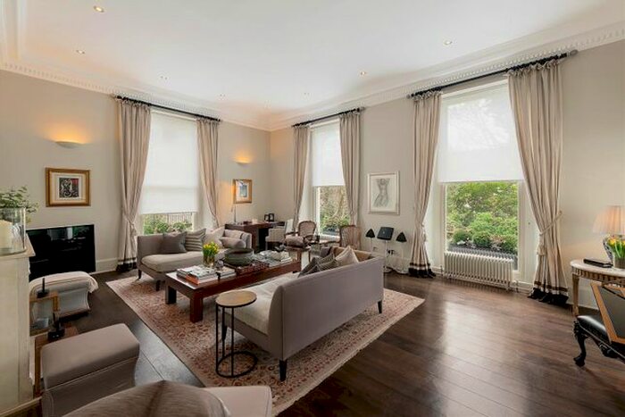 3 Bedroom Flat To Rent In Holland Park, London, W11