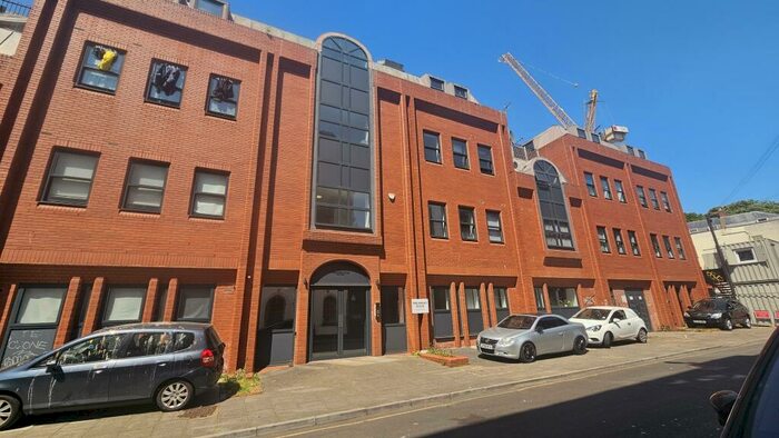 1 Bedroom Flat To Rent In Trelawney House, Surrey Street, BS2