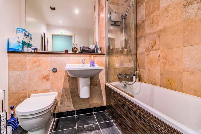 1 Bedroom Flat To Rent In The Quays, Salford, M50